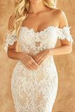 Robe de mariée bohème ivoire fourreau épaule dénudée