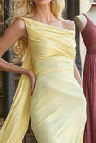Robe de bal sirène jonquille à une épaule avec banderole