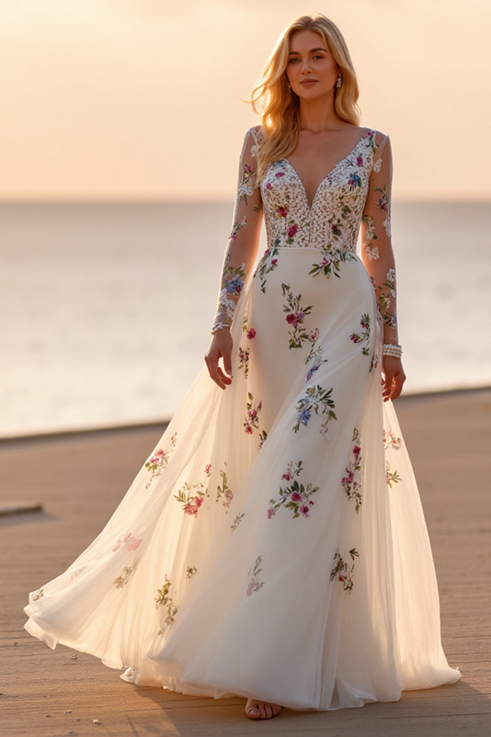 Robe de mariée boho à manches longues florales blanches