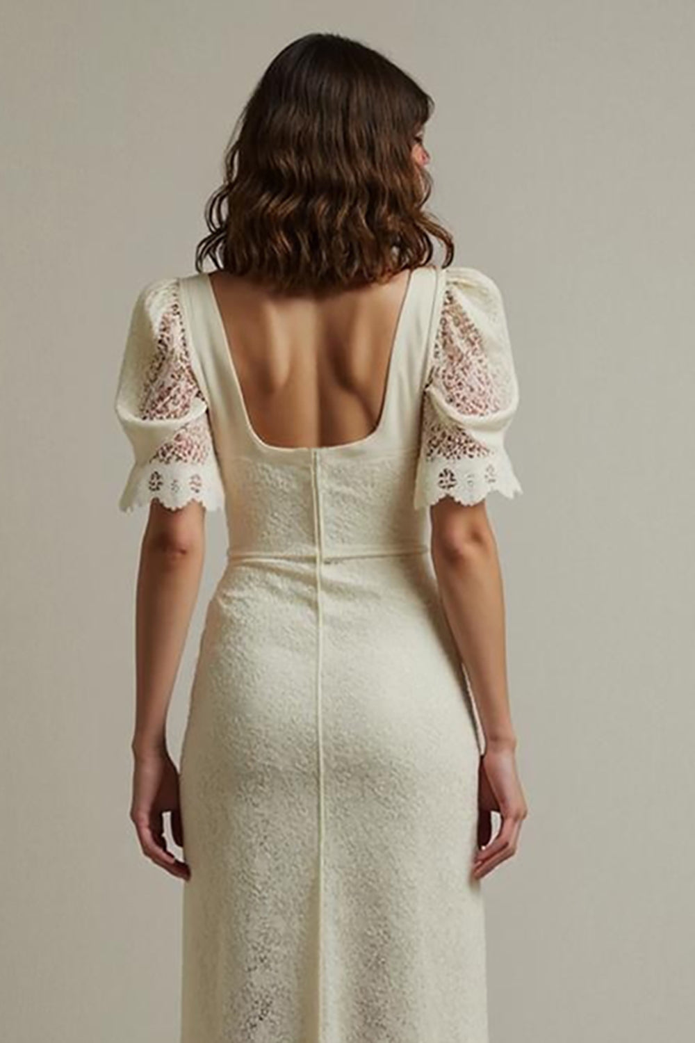 Robe de fiançailles en dentelle abricot fourreau avec manches bouffantes