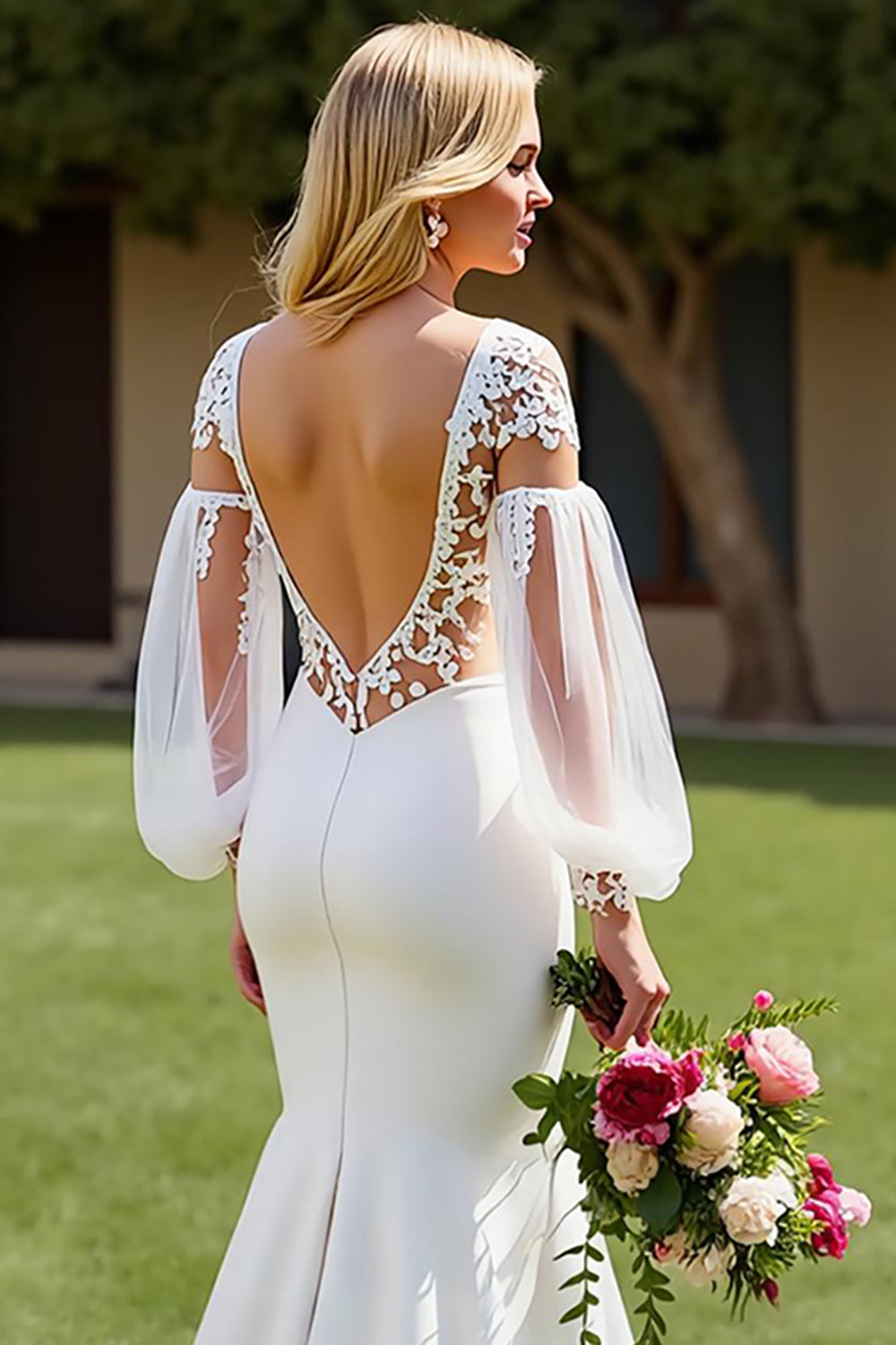 Robe de mariée sirène appliquée à col en V ivoire