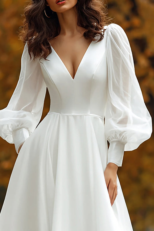 Robe de mariée simple à col en V trapèze à manches longues ivoire