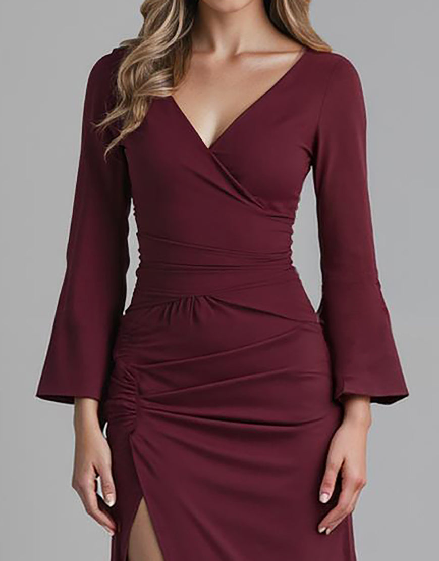 Robe de soirée sirène en satin à col en V rouge foncé avec fente