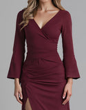 Robe de soirée sirène en satin à col en V rouge foncé avec fente
