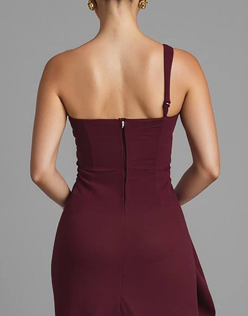 Robe de soirée fourreau bordeaux à une épaule avec fente