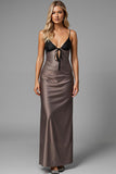 Robe de soirée longue en satin fourreau marron