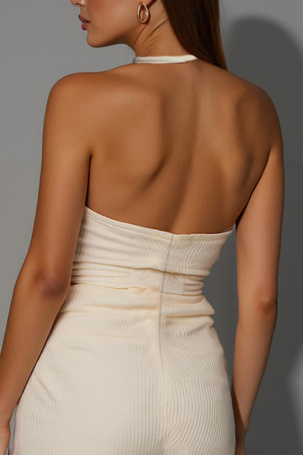 Robe de soirée courte moulante dos nu ivoire