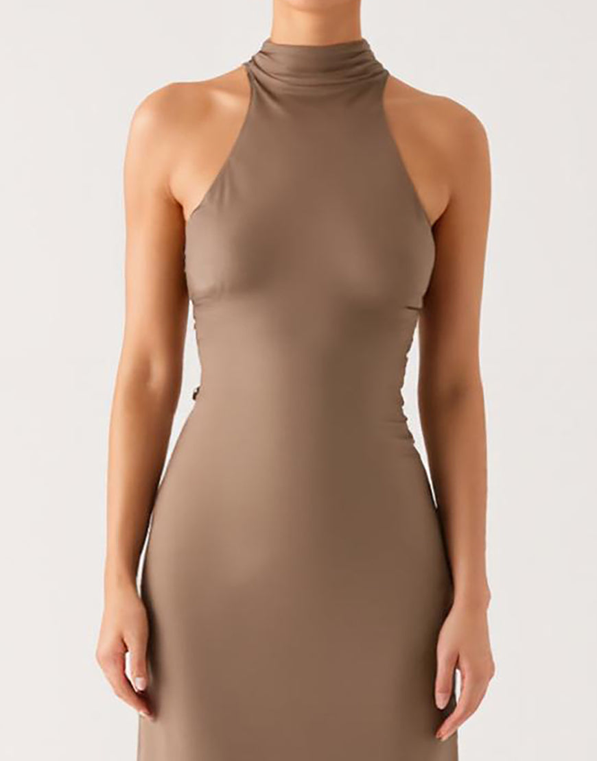 Robe de soirée à col montant fourreau en terre cuite