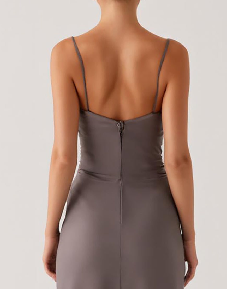 Robe de soirée fourreau en satin gris foncé