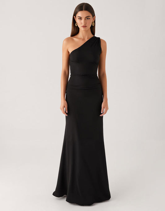 Robe de soirée noire fourreau une épaule
