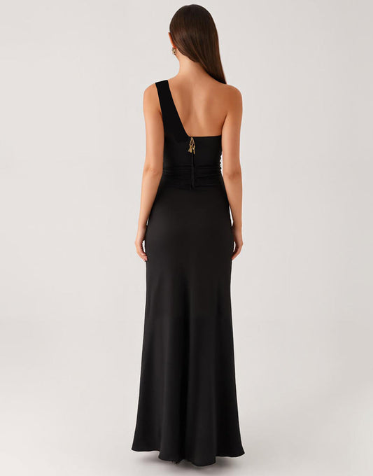 Robe de soirée noire fourreau une épaule