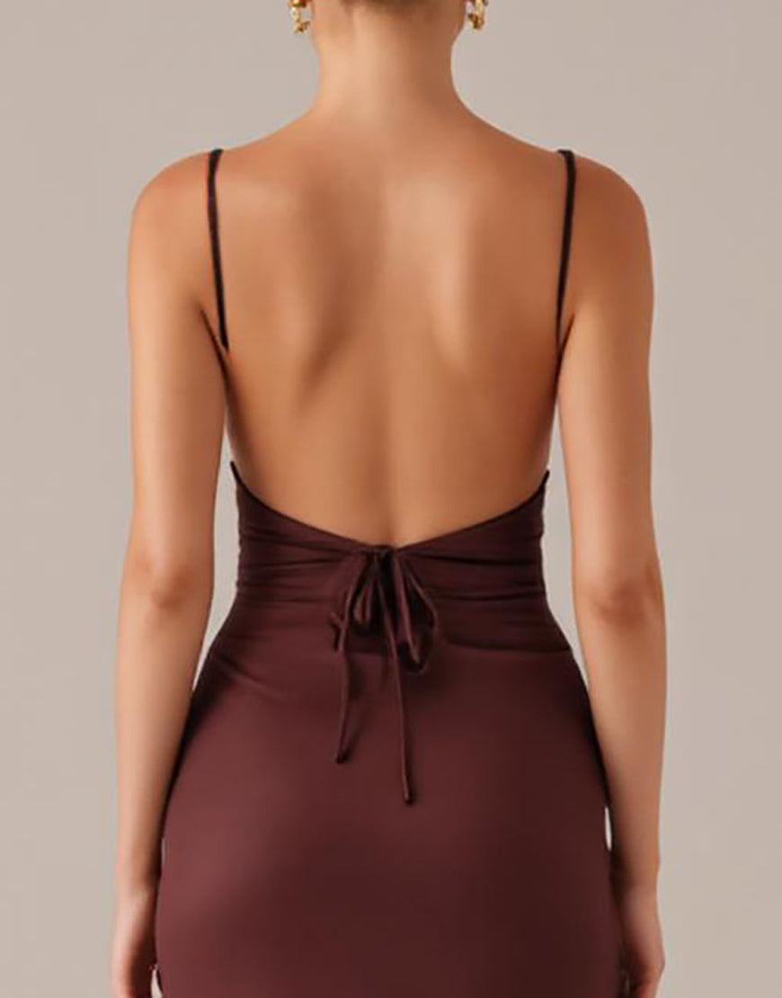Robe de soirée fourreau à bretelles spaghetti marron