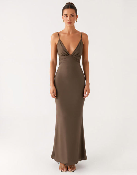 Robe formelle à bretelles spaghetti grises fourreau