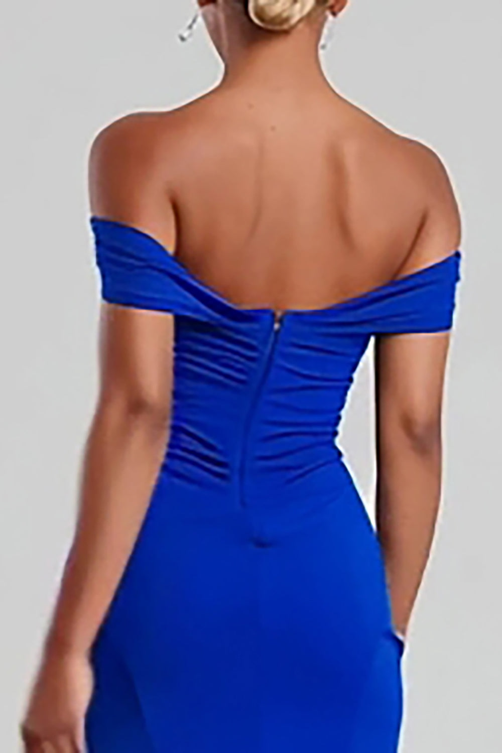 Robe longue formelle bleu royal à épaules dénudées avec fente