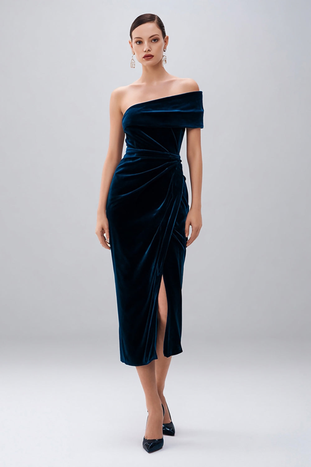 Robe semi-formelle en velours bleu marine à une épaule avec fente