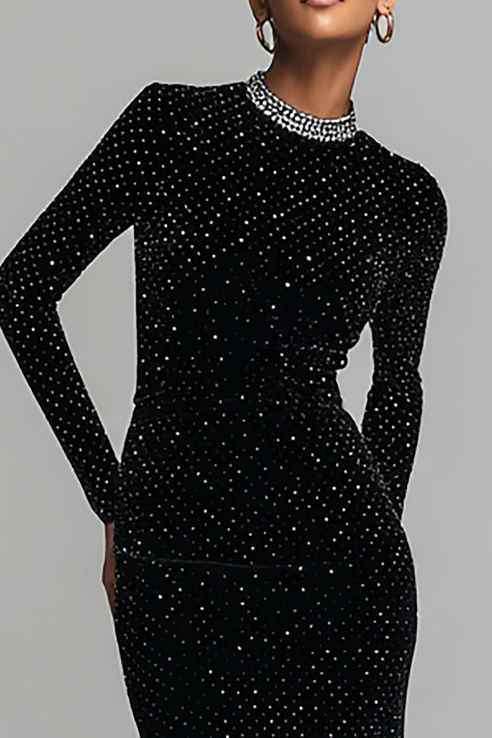 Robe formelle perlée fourreau en velours noir à manches longues