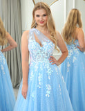 Robe de soirée longue et asymétrique en ligne bleu ciel avec appliques