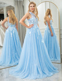 Robe de soirée longue et asymétrique en ligne bleu ciel avec appliques