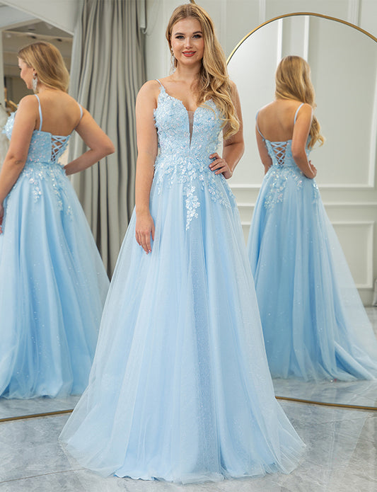 Robe de soirée longue en ligne bleu ciel avec appliques