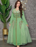 Robe caftan perlée de diamants