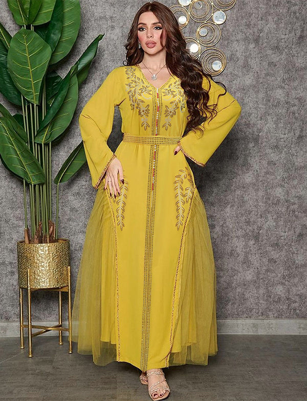 Robe caftan perlée de diamants