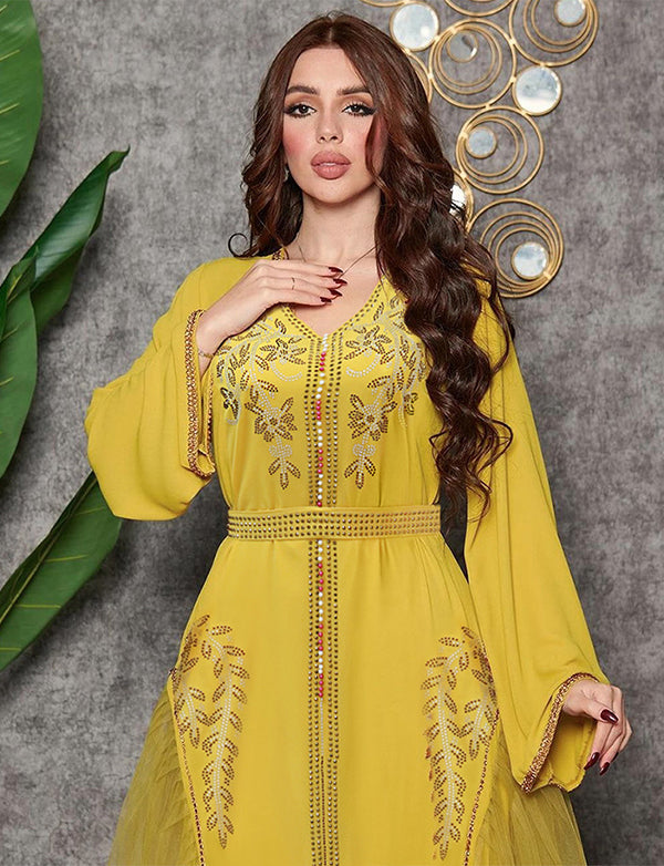 Robe caftan perlée de diamants