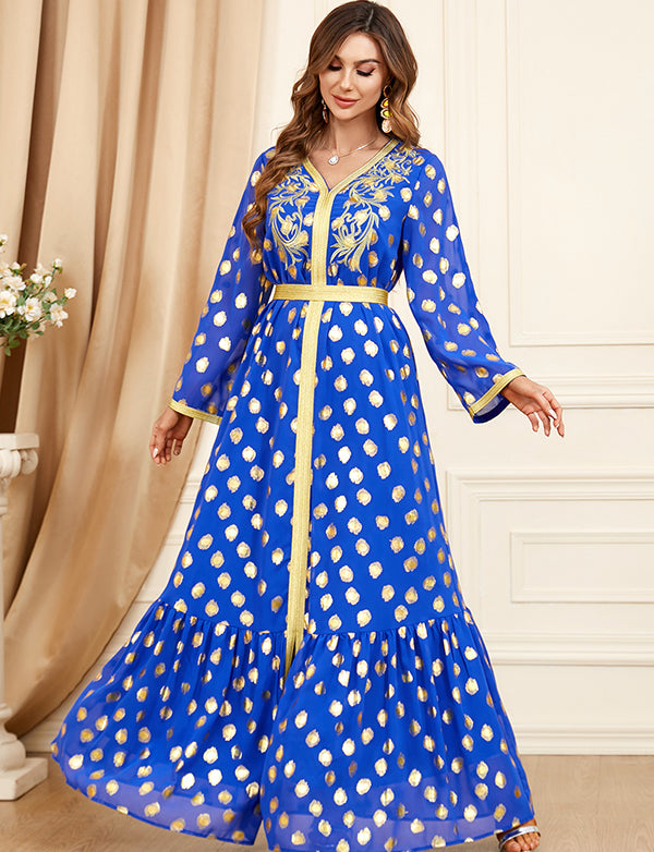 Robe estampillée et brodée