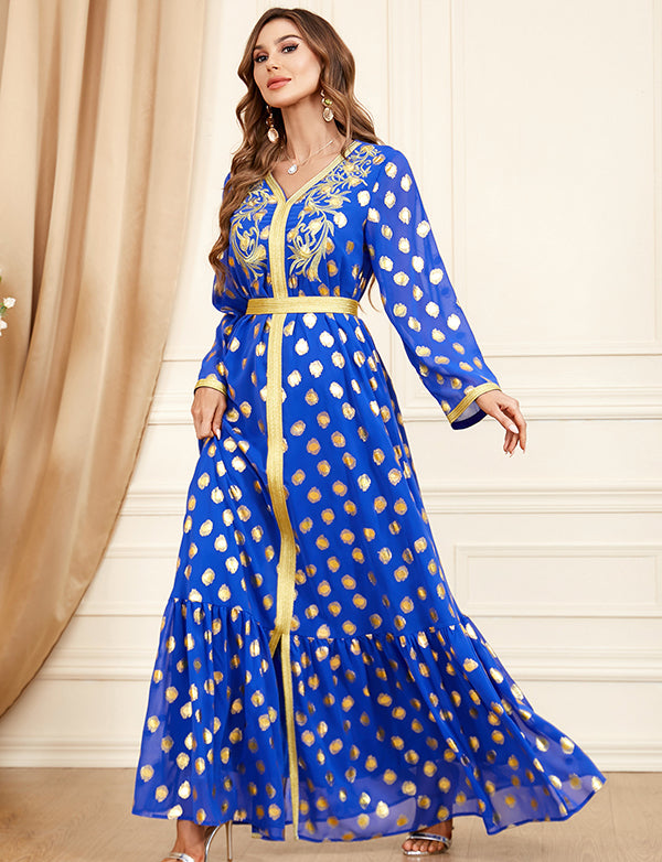 Robe estampillée et brodée