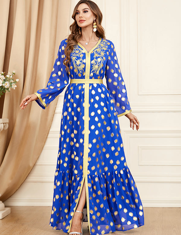 Robe estampillée et brodée