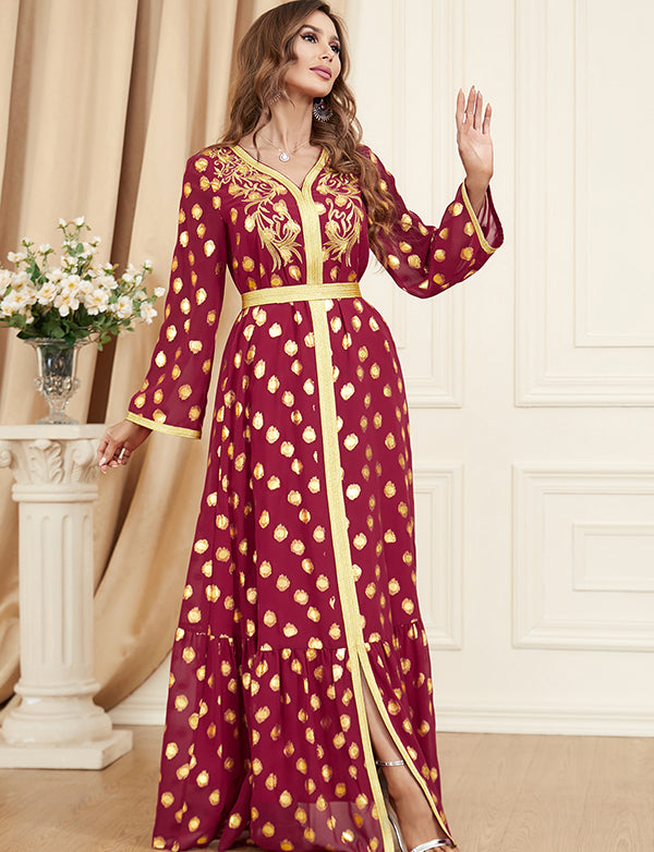 Robe estampillée et brodée