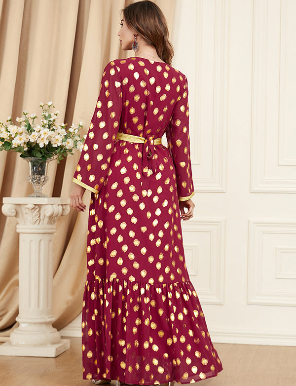 Robe estampillée et brodée