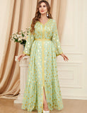 Robe estampillée et brodée