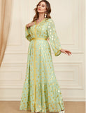 Robe estampillée et brodée