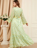 Robe estampillée et brodée