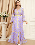 Robe estampillée et brodée