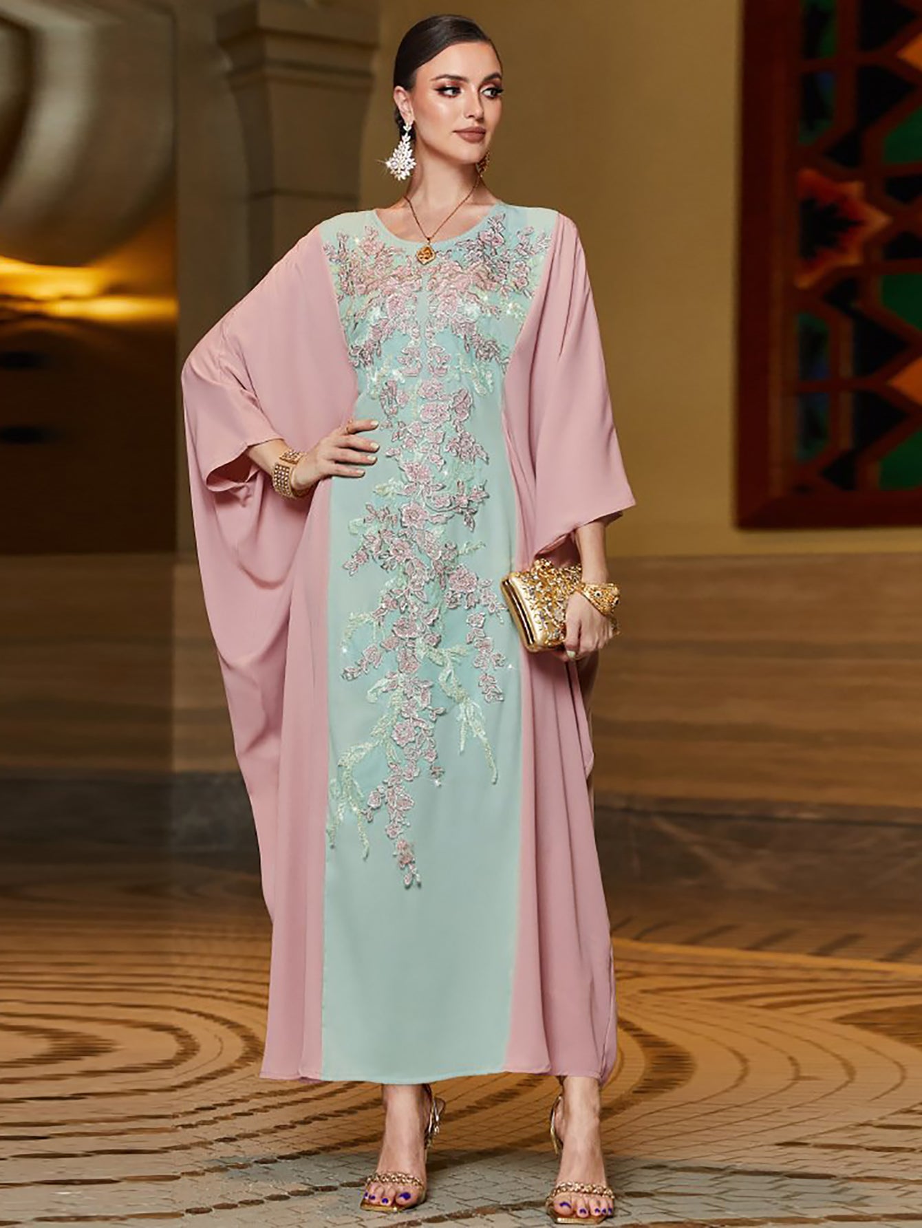 Caftan Robe en perles de riz brodées