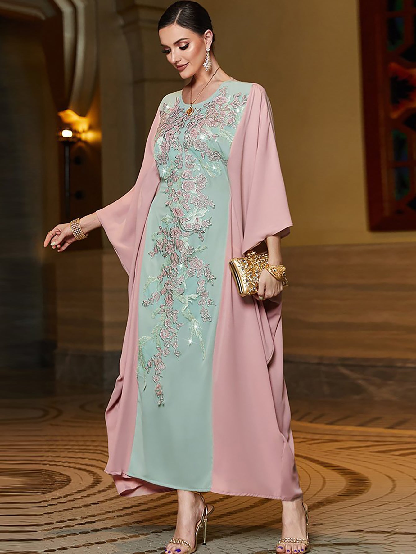 Caftan Robe en perles de riz brodées