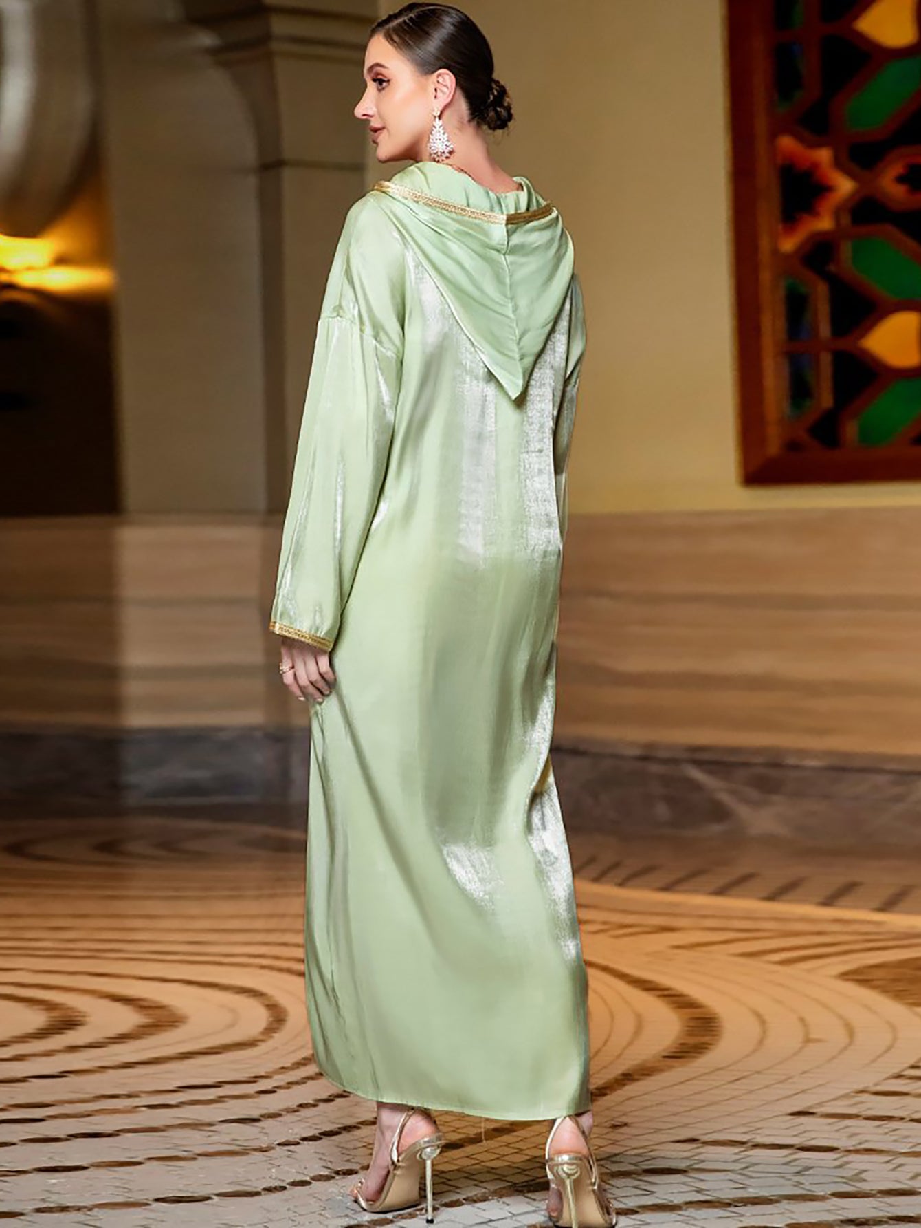 Caftan Robe à capuche brodée
