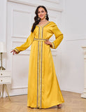 Robe jaune fendue