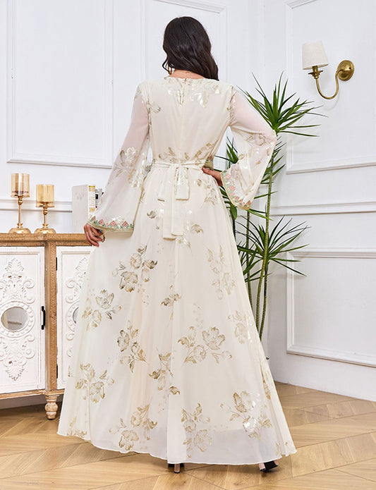 Robe en dentelle brodée d'or