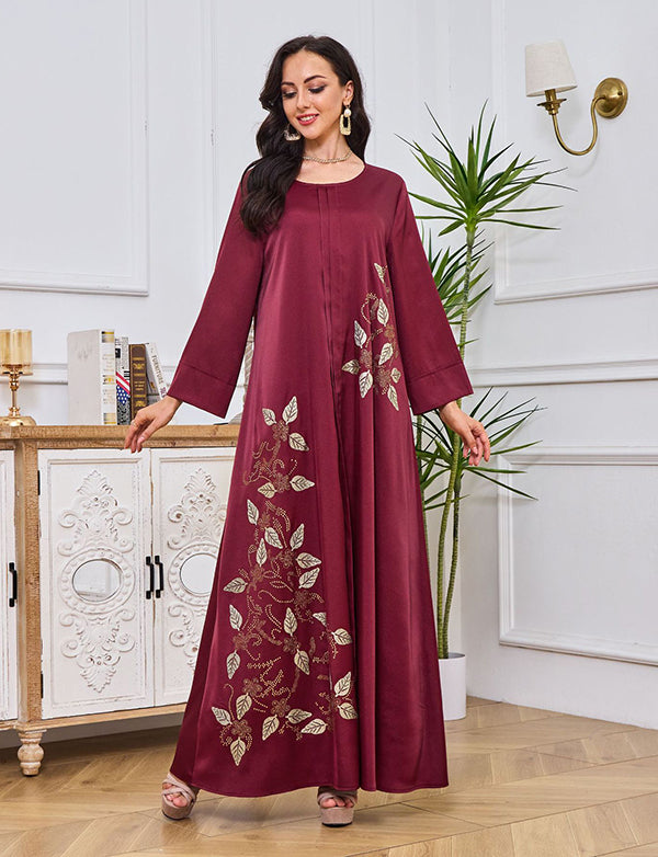 Robe à grands ourlets et strass