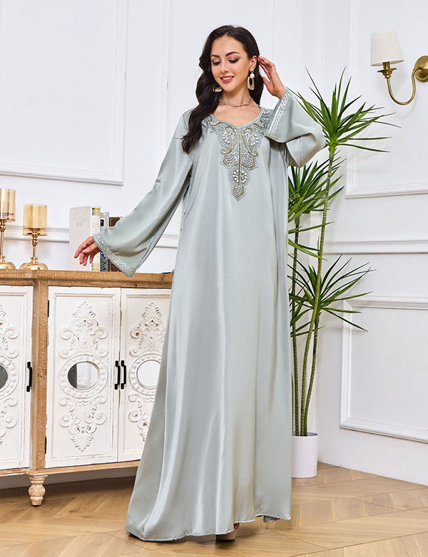 Robe aérienne perlée
