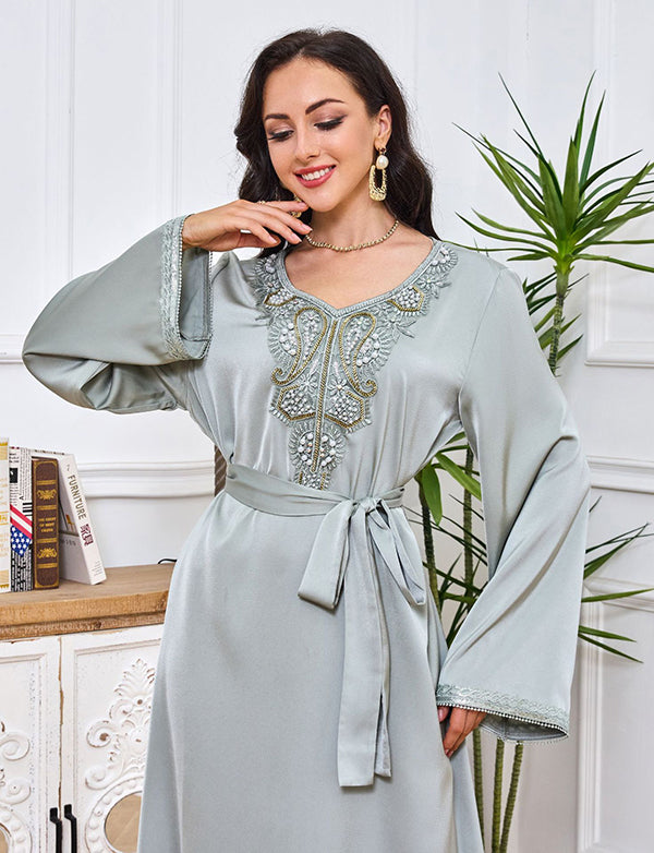 Robe aérienne perlée