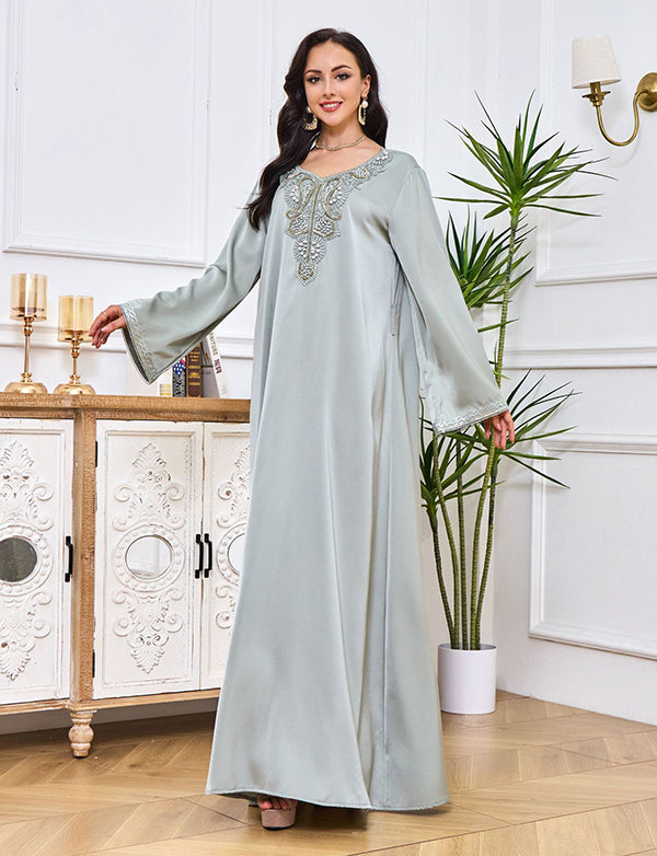 Robe aérienne perlée