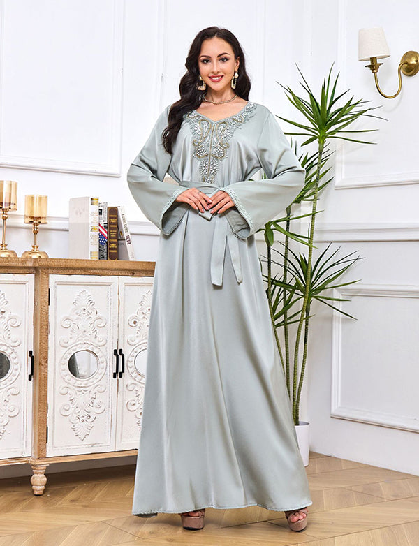 Robe aérienne perlée