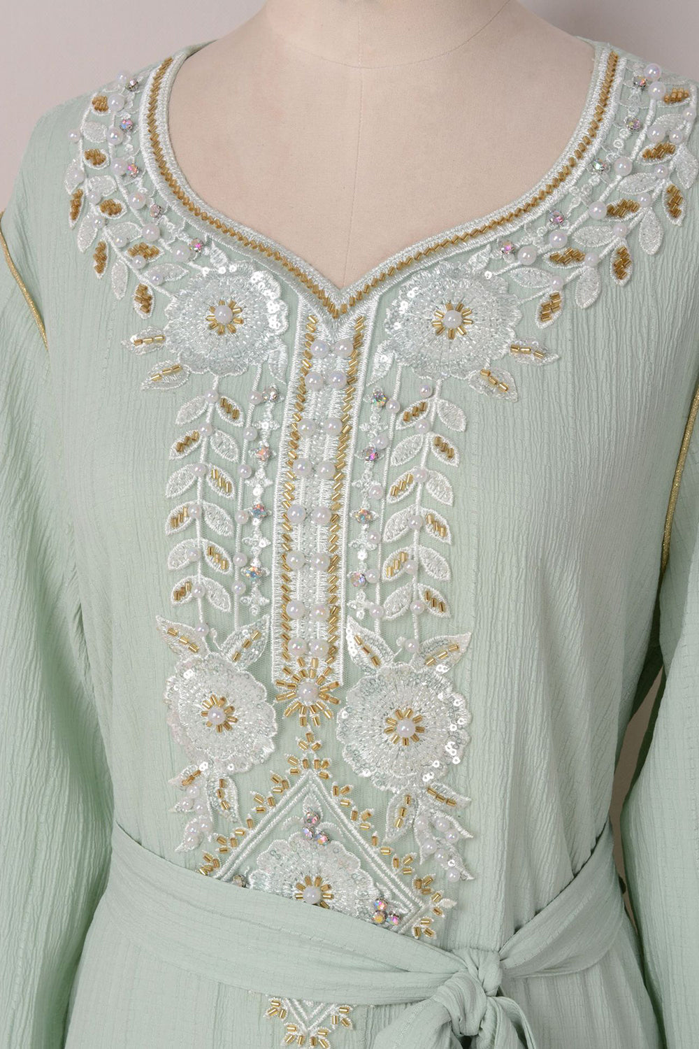 Robe caftan Abaya en mousseline de soie perlée à manches longues vert clair