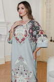 Robe caftan élégante à imprimé gris vert