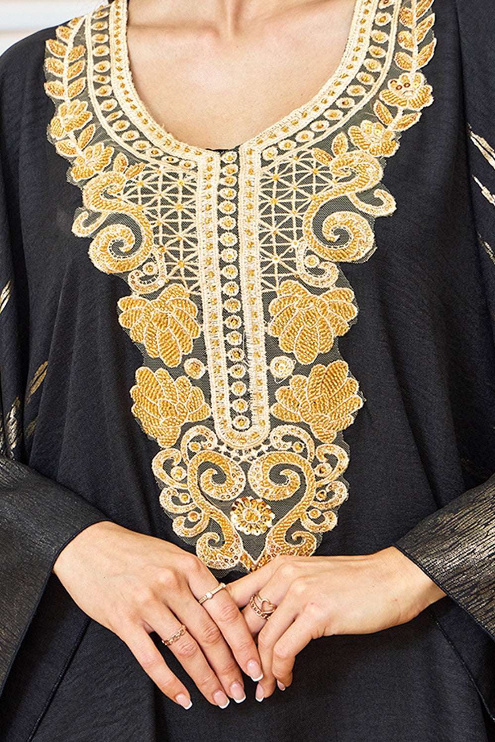 Robe caftan noire élégante imprimée avec broderie