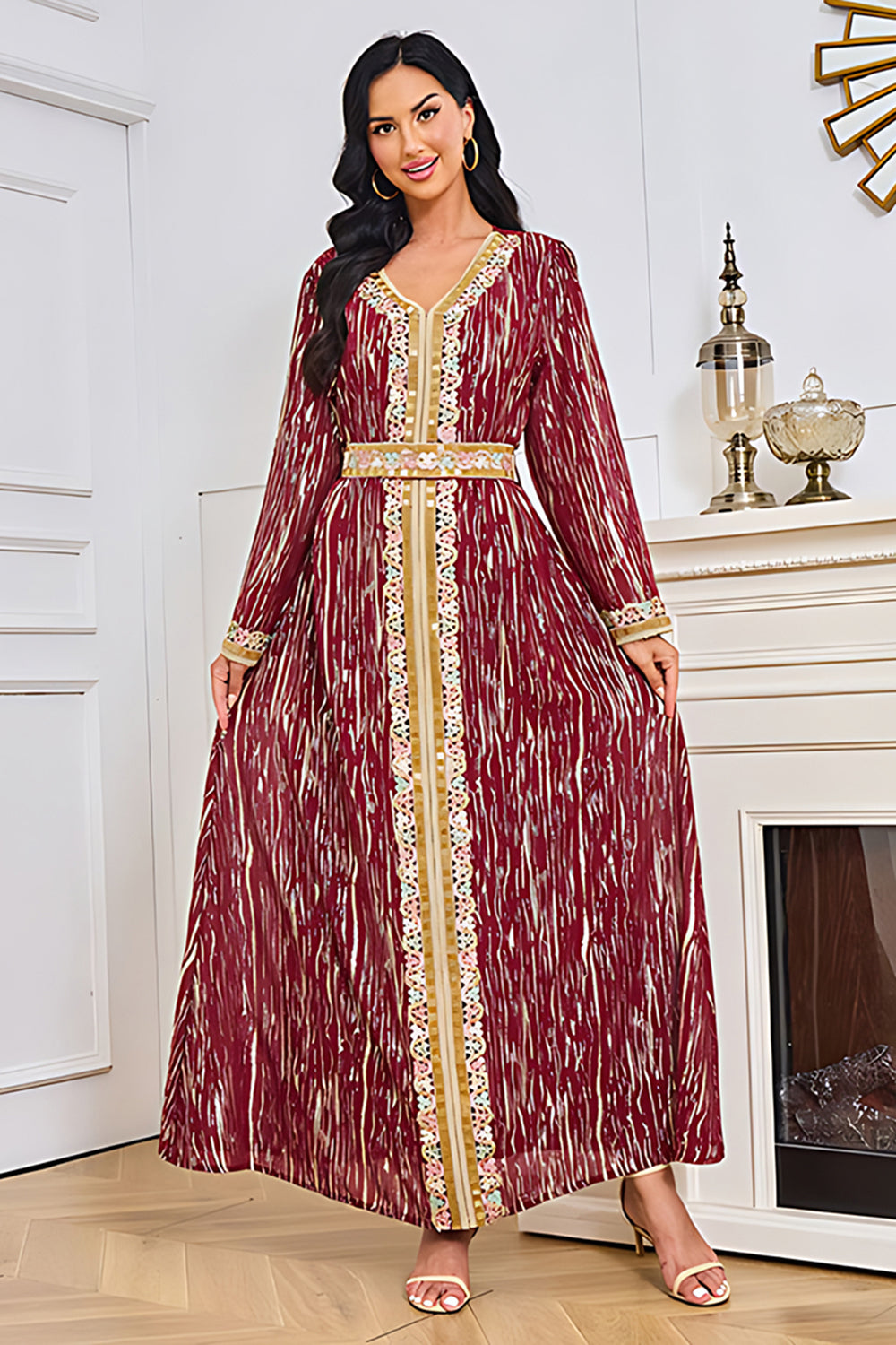 Robe caftan à col en V imprimé bordeaux