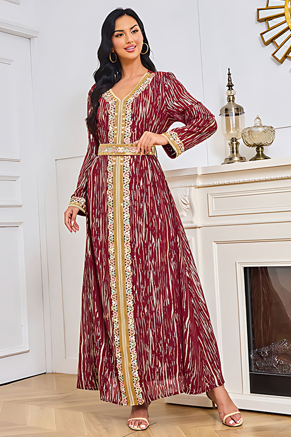 Robe caftan à col en V imprimé bordeaux